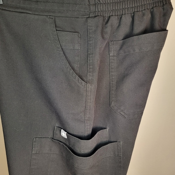 Figs Yola Scrubs Pants size XSmall Petite in Black - Picture 5 of 9